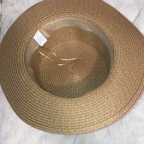 🆕️🆑️Adorable Summer Hat with Leopard embellishment. - Picture 6 of 8